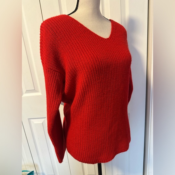 Sexy Red Twist Open Back Loose Fit V Neck Cozy Knit Sweater Size Medium - Picture 5 of 13